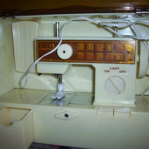 Easy Sew Kids Sewing Machine With Carrying Case Vintage (Tested Works)